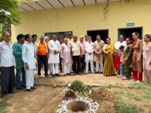 एक पेड़ माँ के नाम” महाअभियान के अंतर्गत महाराणा प्रताप पब्लिक स्कूल अग्रवाल मंडी टटीरी बागपत में हुआ वृहद वृक्षारोपण
