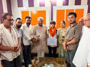 बागपत की बेटी निमिषा शर्मा सुपुत्री ललित शर्मा वे गीता शर्मा ने बीते दिनों योग प्रतियोगिता में जिला स्तर पर स्वर्ण पदक हासिल कर अपने क्षेत्र में अपने माता-पिता और स्कूल का नाम रोशन किया